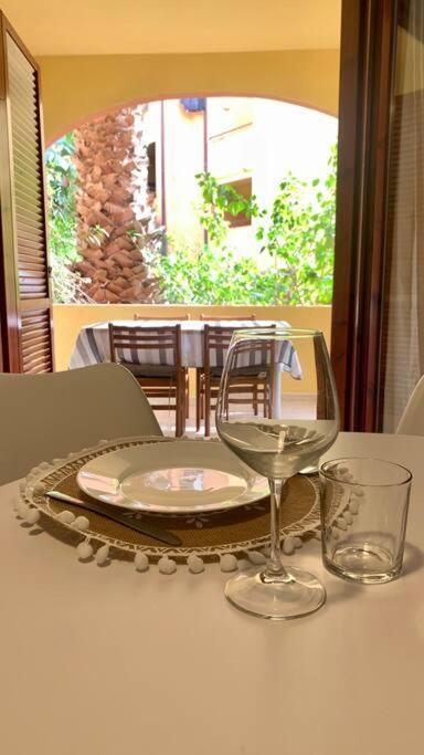 Nest House - Esclusivo Appartamento Marina Di Olbia- Mater Olbia - Beaches - Close To The Airport - Private Parking- Full Comforts - Exteriör bild