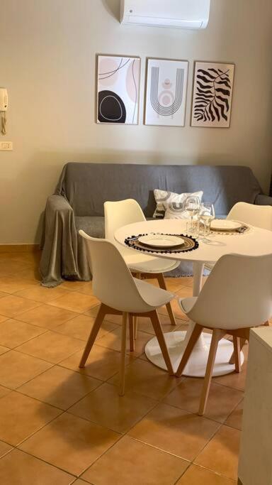 Nest House - Esclusivo Appartamento Marina Di Olbia- Mater Olbia - Beaches - Close To The Airport - Private Parking- Full Comforts - Exteriör bild