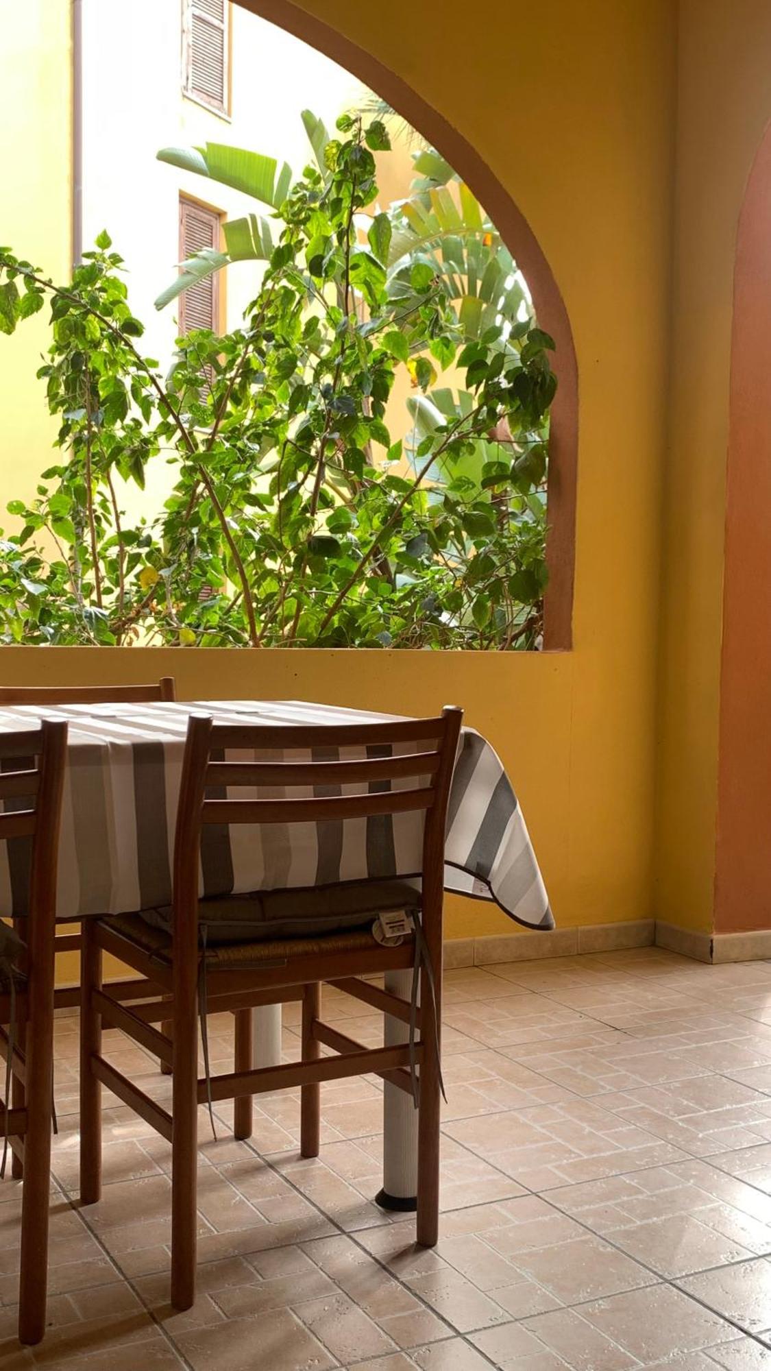 Nest House - Esclusivo Appartamento Marina Di Olbia- Mater Olbia - Beaches - Close To The Airport - Private Parking- Full Comforts - Exteriör bild