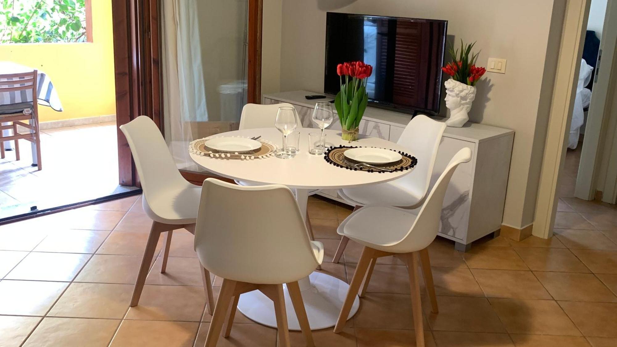 Nest House - Esclusivo Appartamento Marina Di Olbia- Mater Olbia - Beaches - Close To The Airport - Private Parking- Full Comforts - Exteriör bild