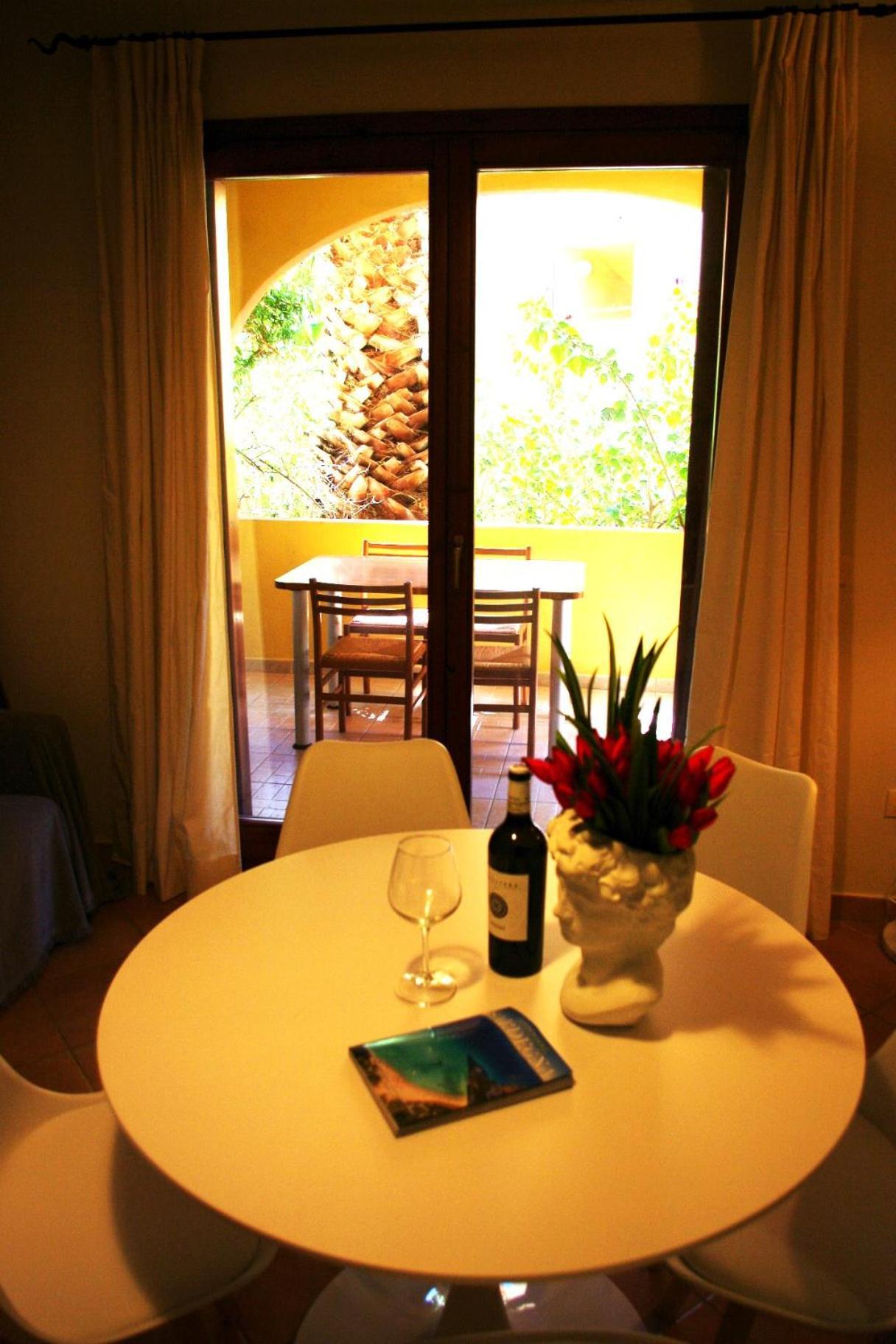 Nest House - Esclusivo Appartamento Marina Di Olbia- Mater Olbia - Beaches - Close To The Airport - Private Parking- Full Comforts - Exteriör bild